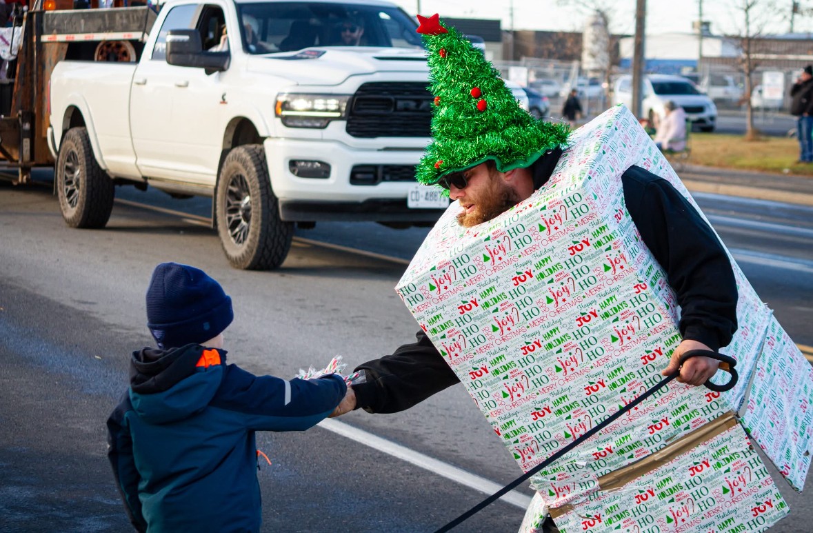 Dirty Hands Disposal logo