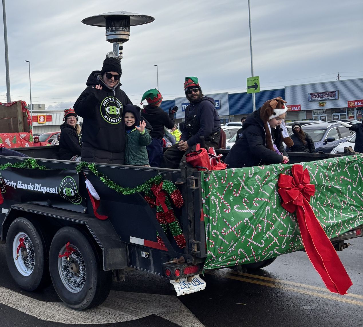 Dirty Hands Disposal logo